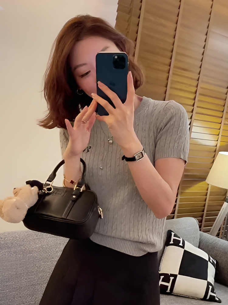 All-matching Pullover Bow Embroidery Twist Knitted Short Sleeve