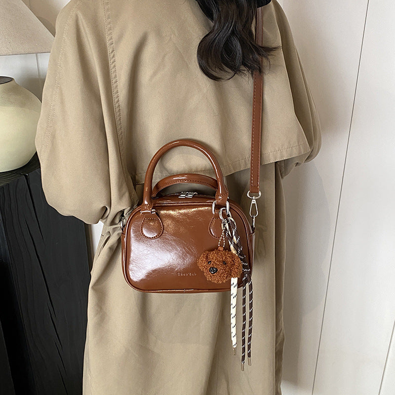 Women's Shoulder Messenger Bag Portable And Fashion Handbag