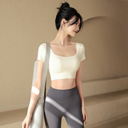 Women's Short-sleeved T-shirt With Chest Pad